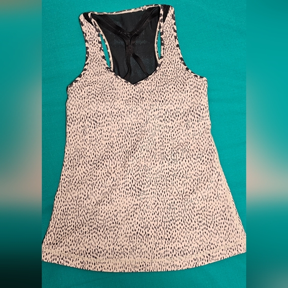 Like new LULULEMON DANCE TO YOGA TANK US 4 - Picture 8 of 17